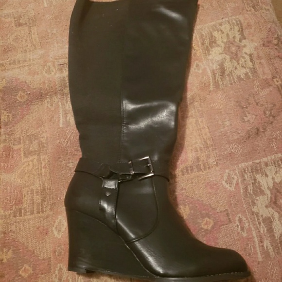 Boots - Picture 4 of 4